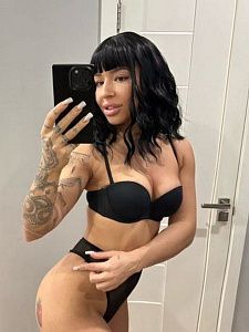 Арина — эротические фото