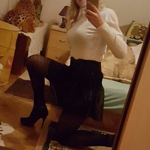 Юля — эротические фото